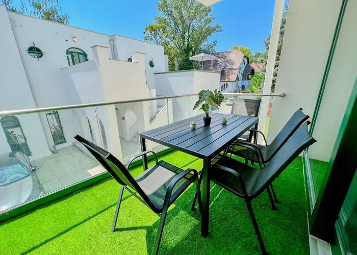 Villa Bauhaus Labi Garden Wellness Apartman